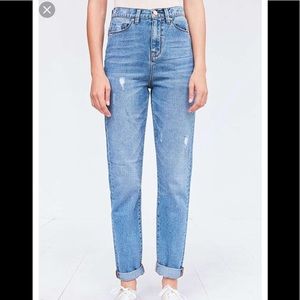 BDG Mom Jean in Vintage Wash